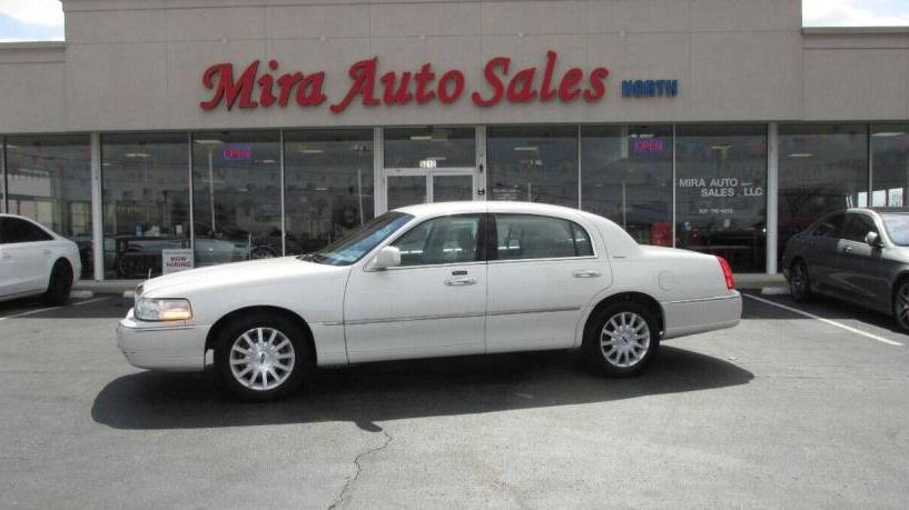 LINCOLN TOWN CAR 2006 1LNHM81V66Y648688 image